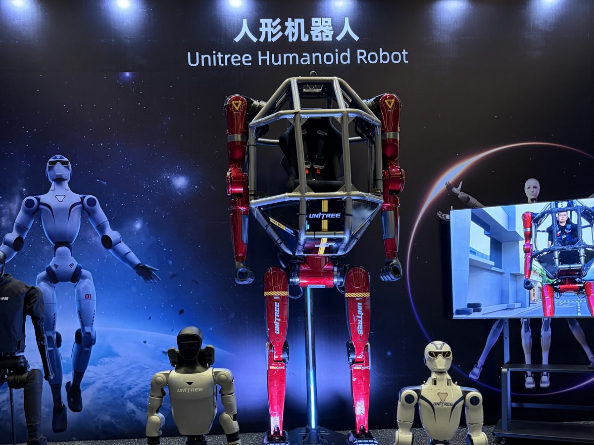 四足歩行ロボット群